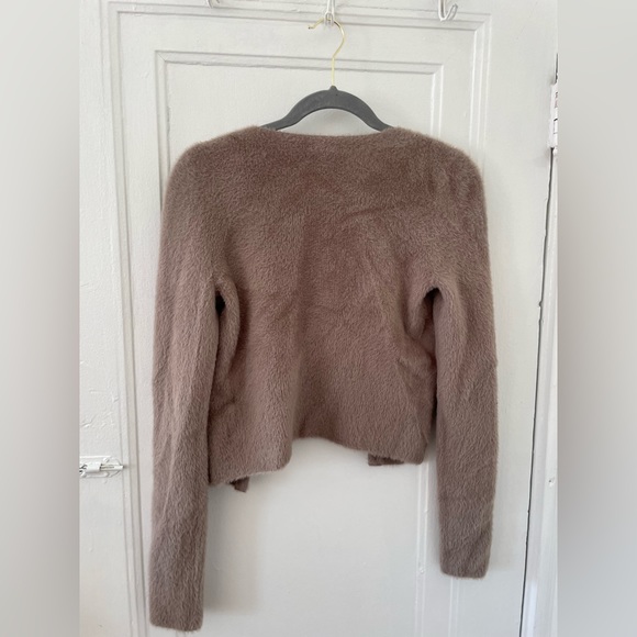 Abercrombie and Fitch Super soft sweater - Picture 2 of 3